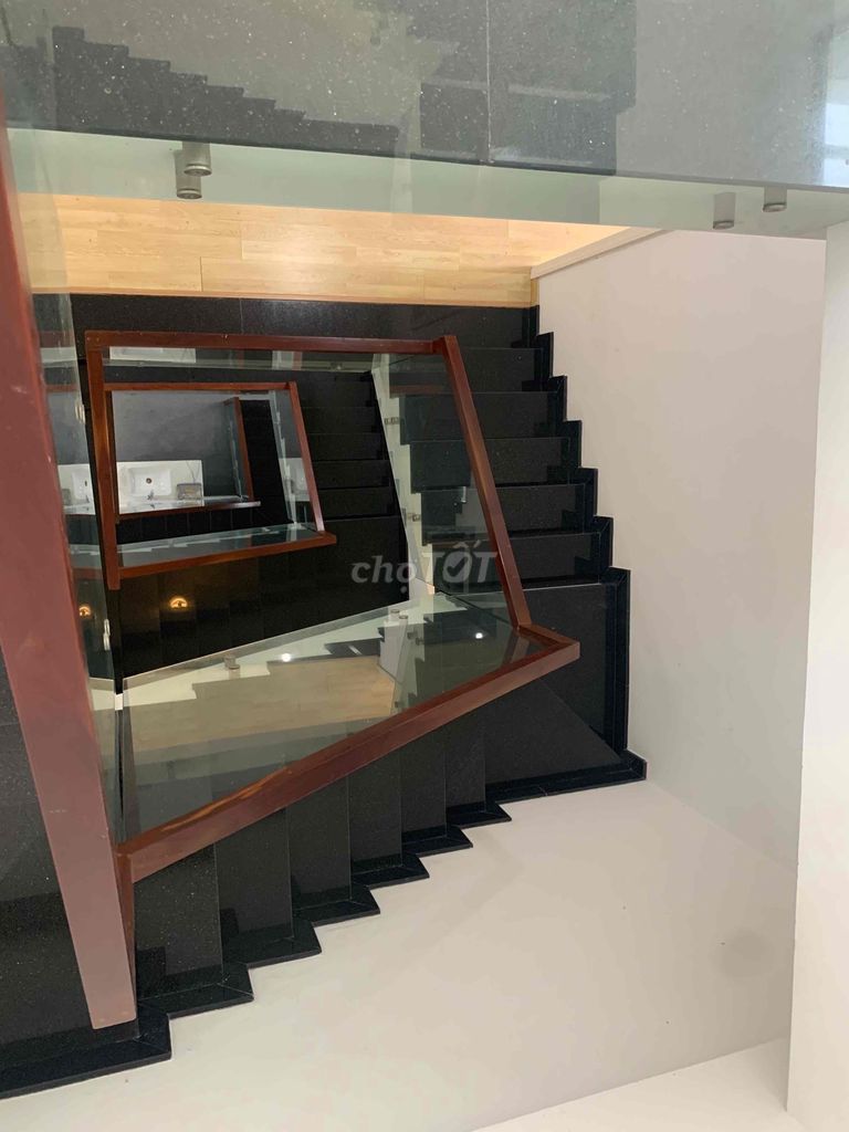 Modern 4-Story Townhouse Near Phuoc Binh Park