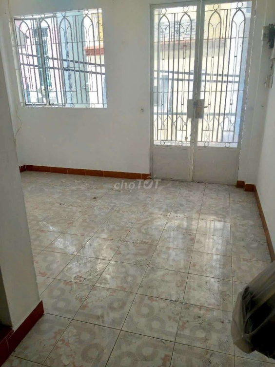 Spacious 3-Bedroom House near Market and School in Phu Nhuan District