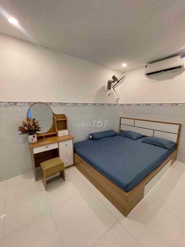 Modern 2-Bedroom House with Designer Interior