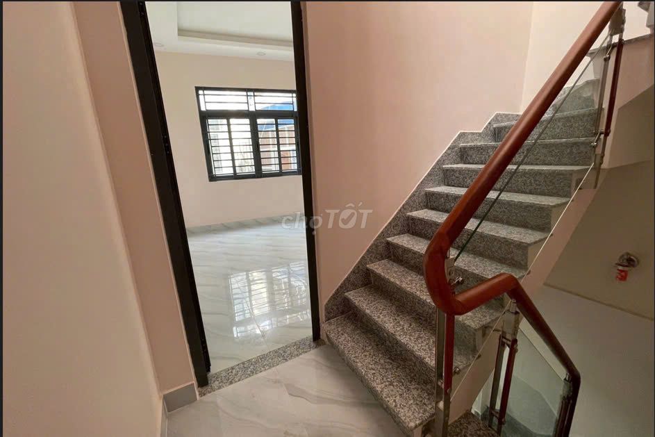 Modern 3-Story House Near Le Hong Phong