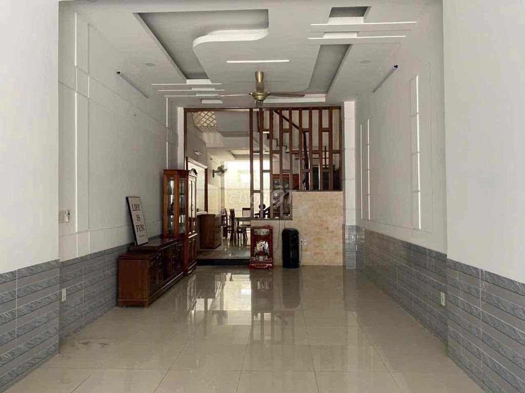 Modern 3-Bedroom Townhouse with Private Parking