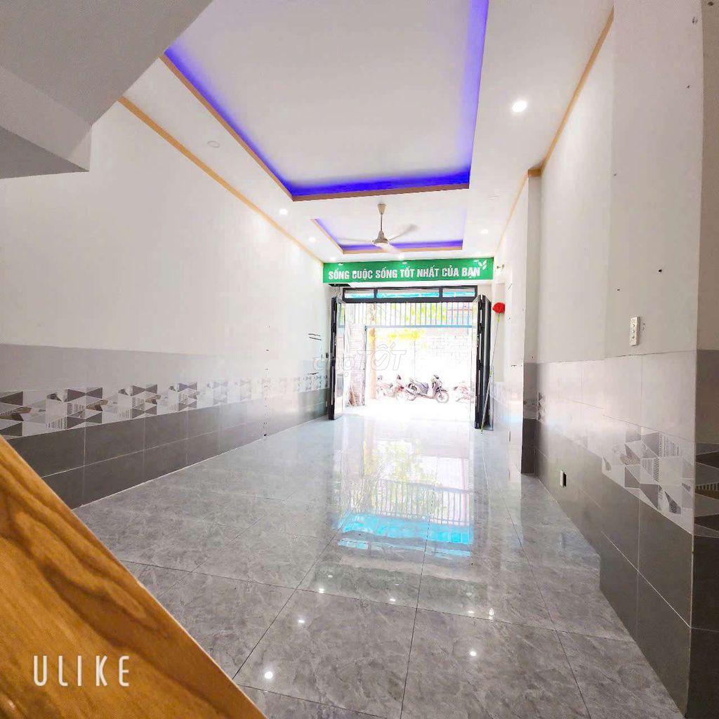 Modern 4BR House with Parking in Binh Duong
