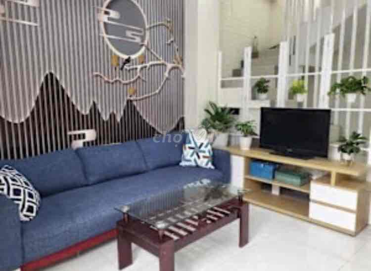 Modern 1BR House with Parking in District 10