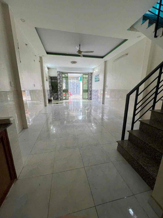 1-Story + 1st Floor House Near Lo Lu Intersection