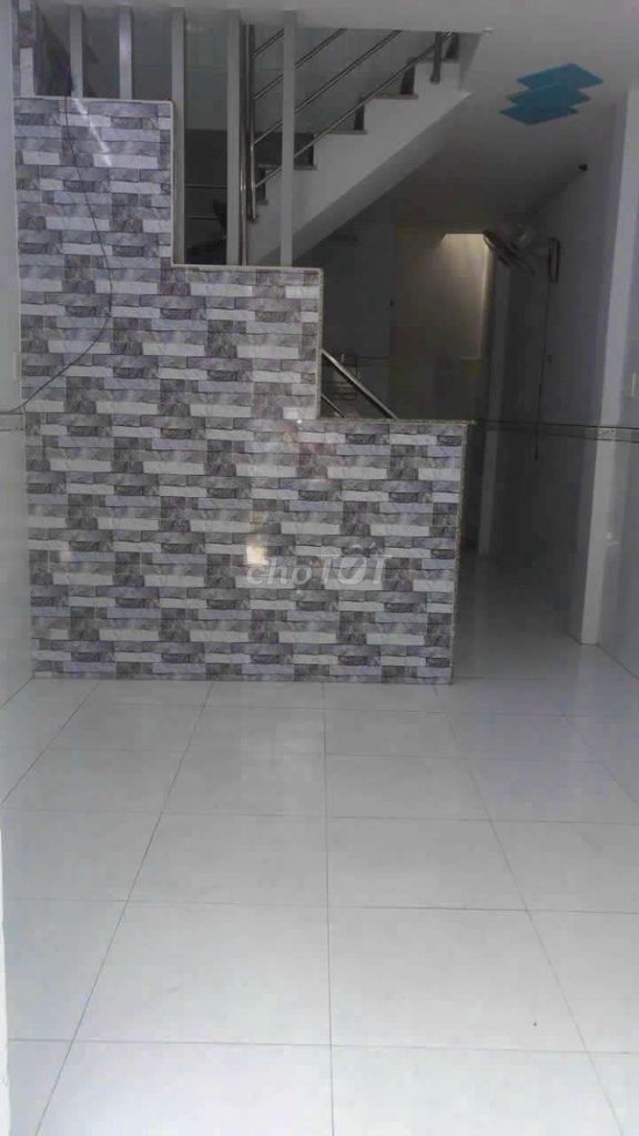 2-Bedroom House with Modern Interior Near School