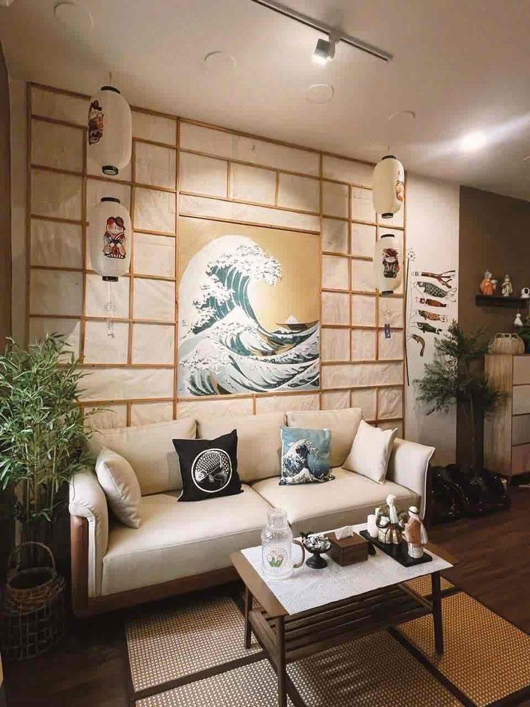 Spacious Japanese-Style House with Spa Potential