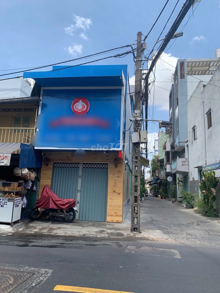 Commercial Space with 2BR on Main Street