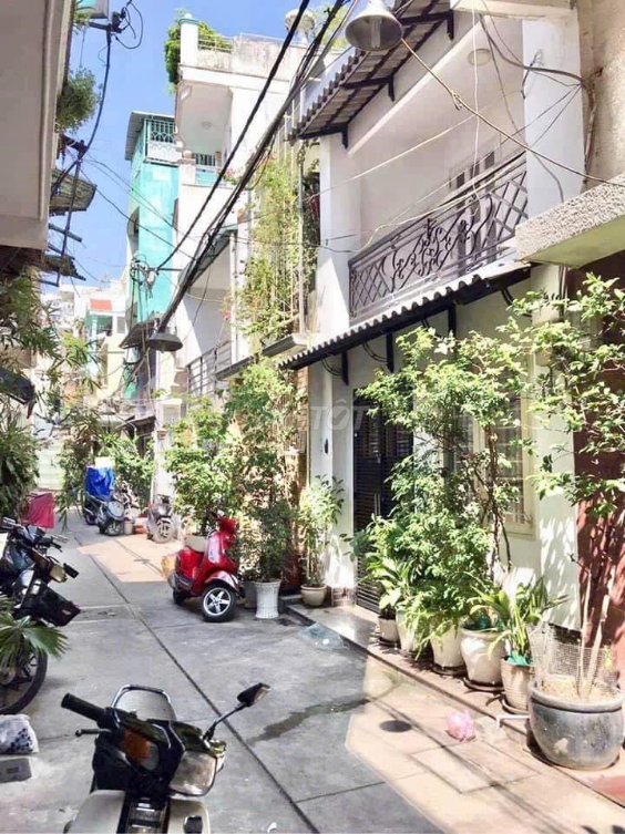 Spacious 2-bedroom house near Cau Ong Lanh, convenient location