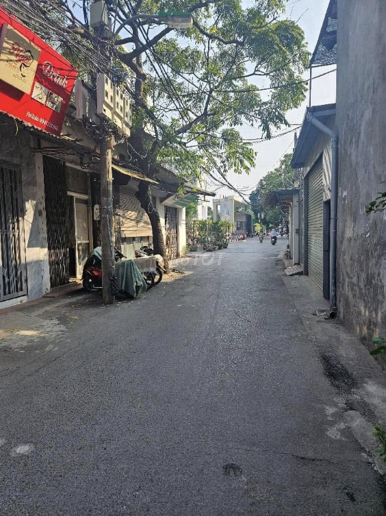 Business Rental Property with Parking in Thanh Xuan District