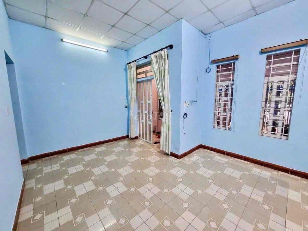Spacious 2-Bedroom House with Parking in Hiep Thanh