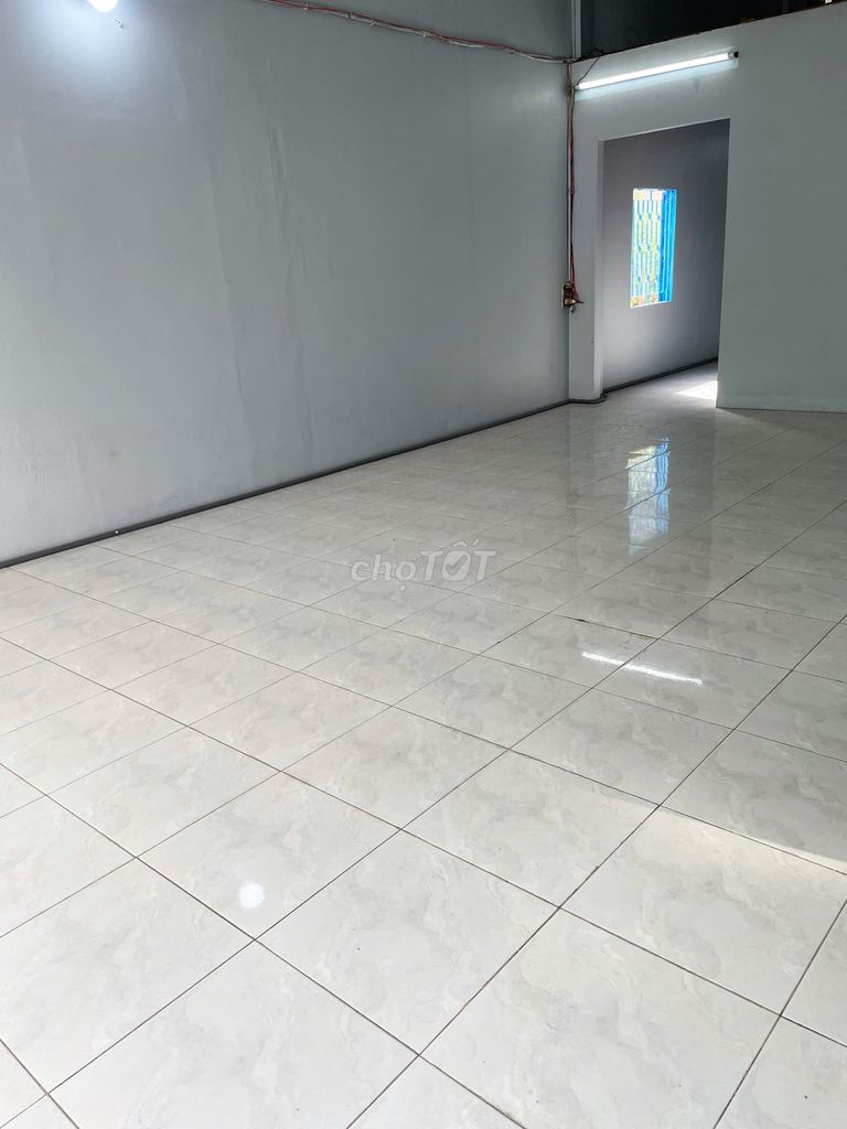 Two-bedroom House with Parking in District 8