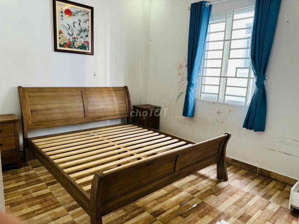 Modern 4-Bedroom Townhouse Near Electrical College