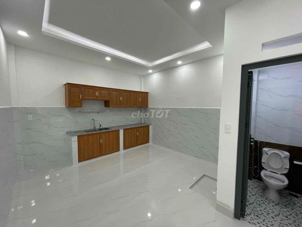 Modern 2BR Townhouse with Business Potential