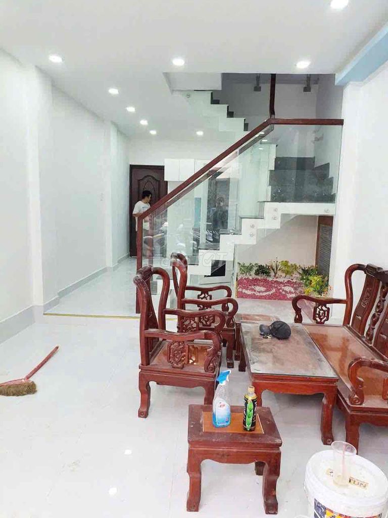 Modern Townhouse with 3 Bedrooms Near Nguyen Trai
