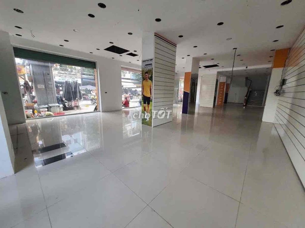 Large Commercial Space Near Hoa Binh Market