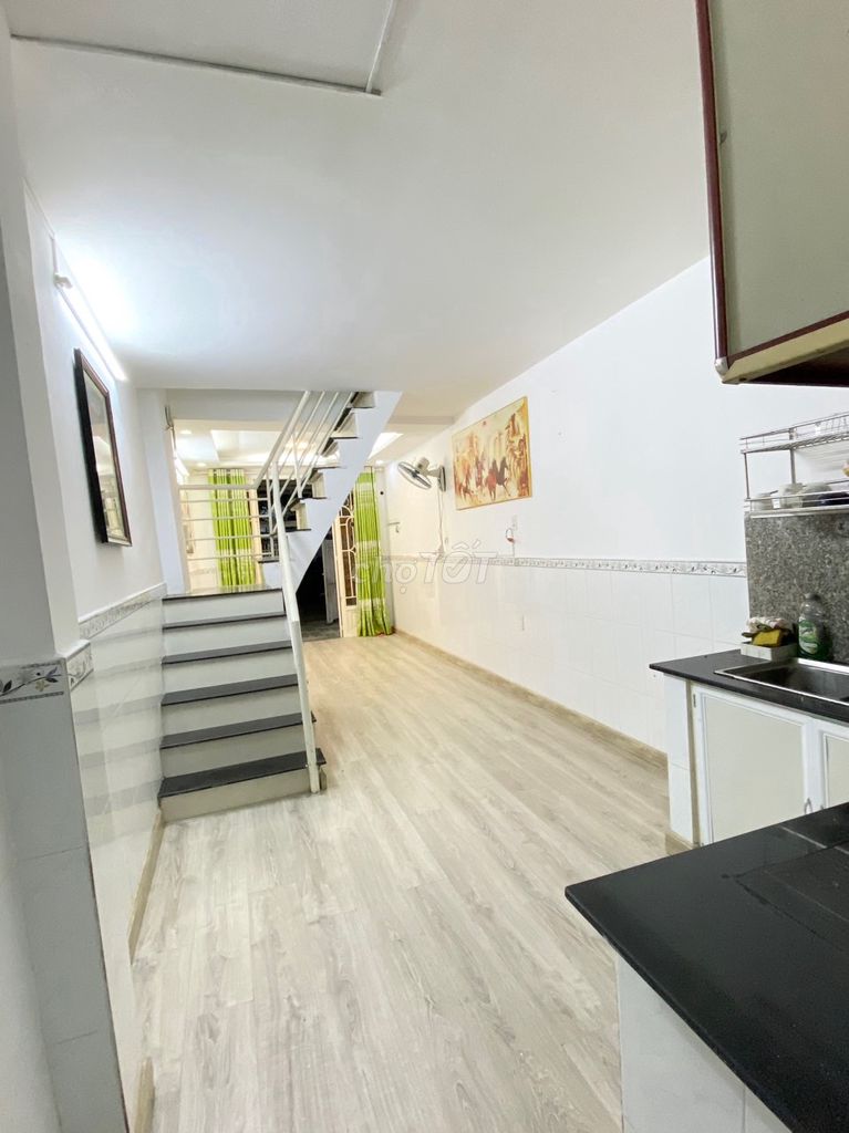 Modern Two-Bedroom House with Parking in District 7
