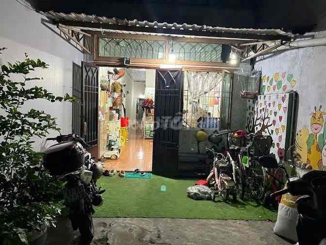 Spacious 2-Bedroom House Near Le Van Viet Road and Giao Thong Transportation University