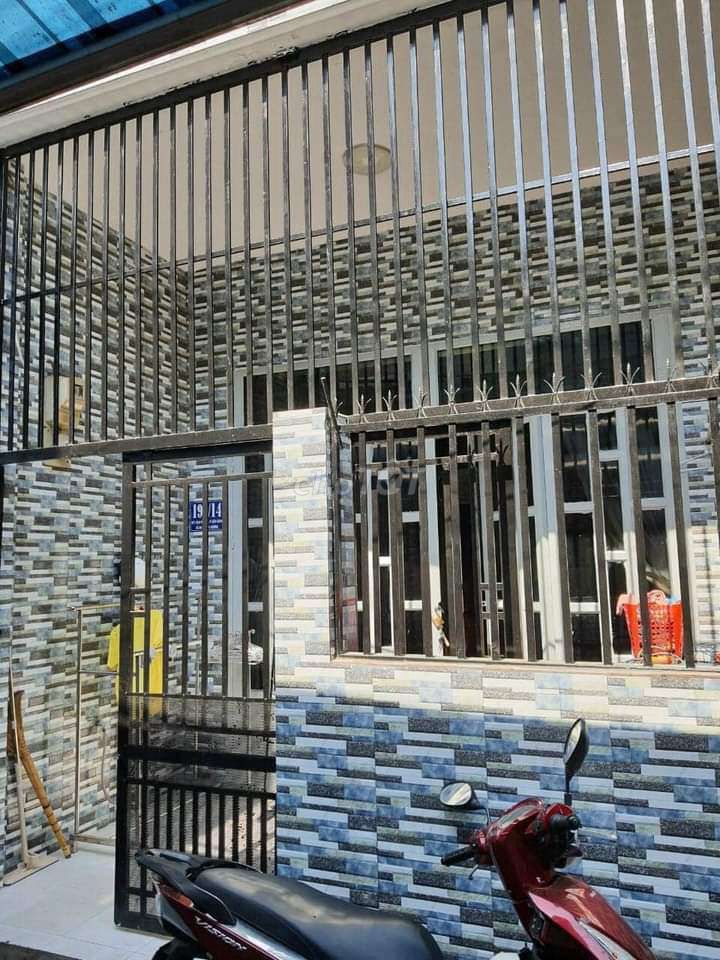 2-Bedroom House with Parking in Di An