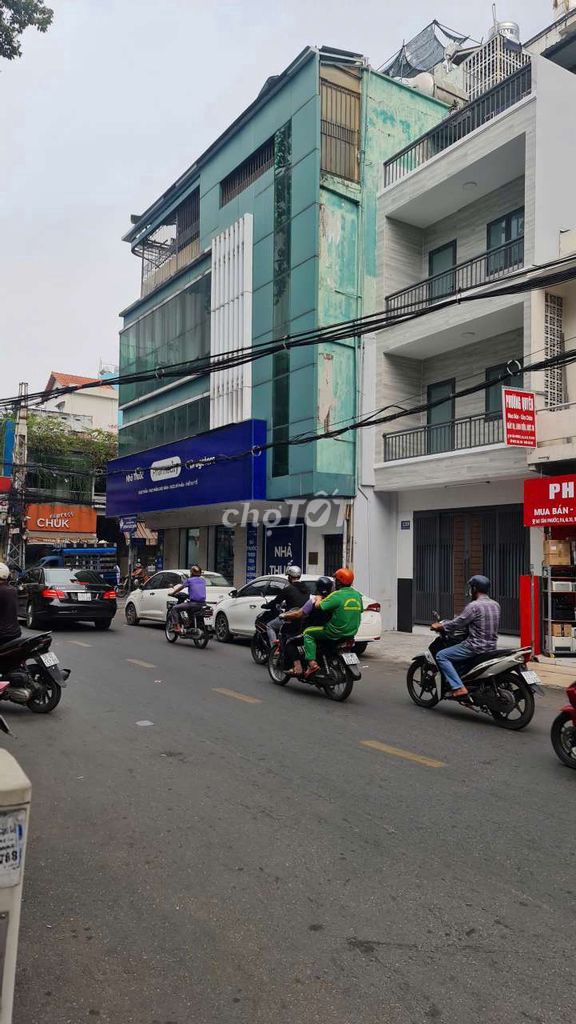 3-Story Commercial House Near Hospitals and Markets