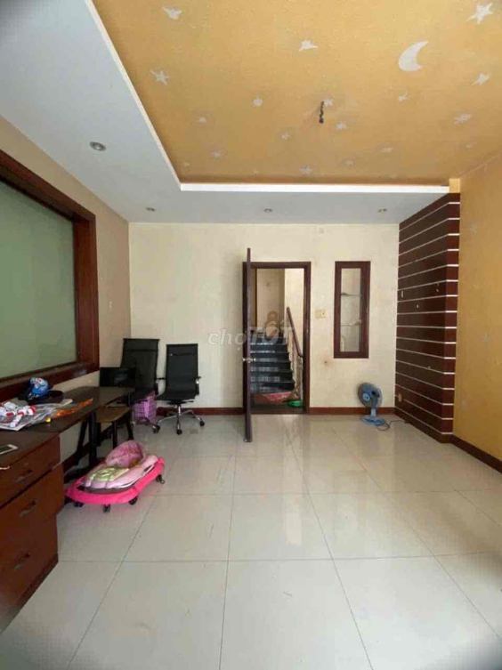 Private Room Rental with Flexible Hours and Secure Parking