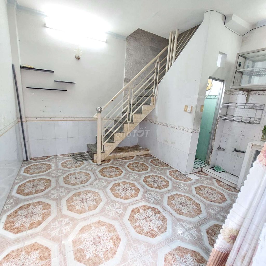 Modern One-Bedroom House with Balcony in GV