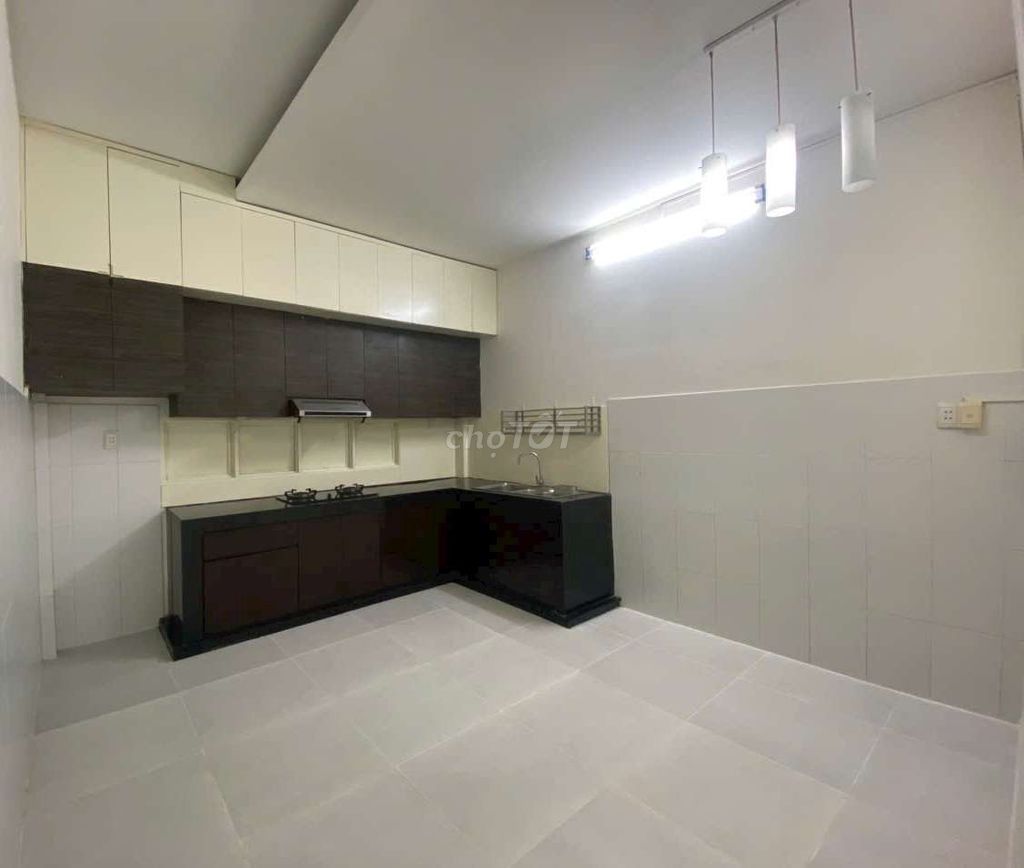 Commercial Space Opposite Bach Khoa University