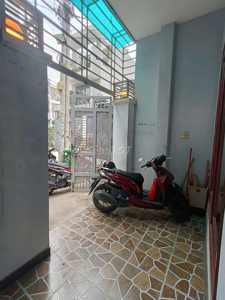 3-Bedroom Townhouse Near Pham Van Dong