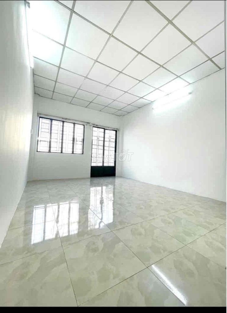 Modern 2-Bedroom House with Balcony in District 3