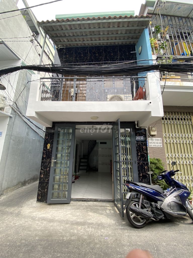 2-Bedroom House Near Dam Sen Park