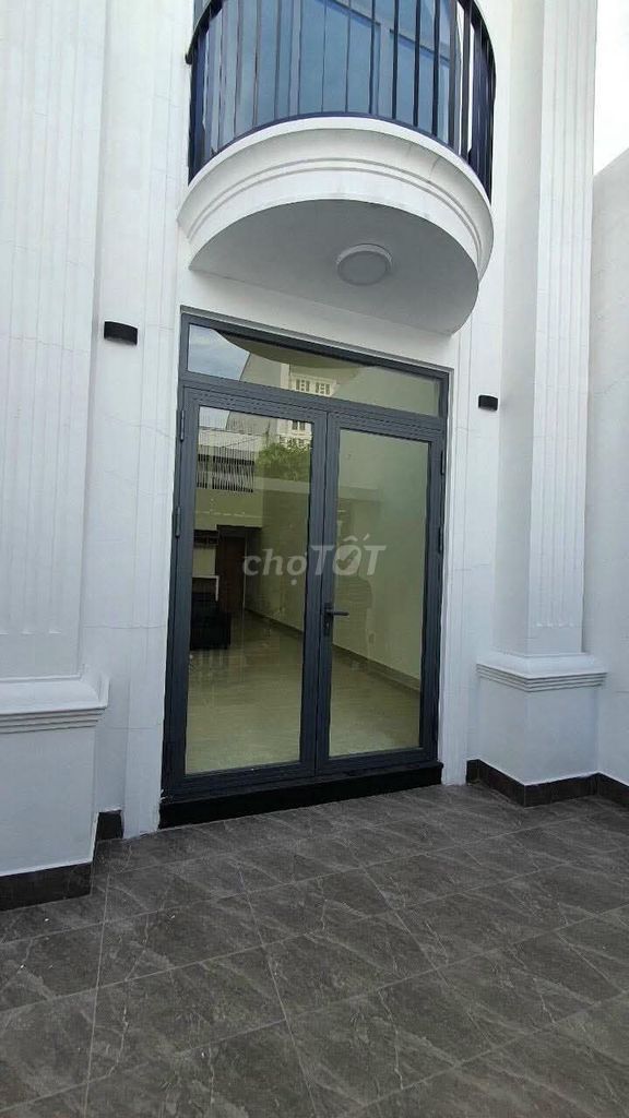 Modern 2-Bedroom House with Parking in Thu Duc