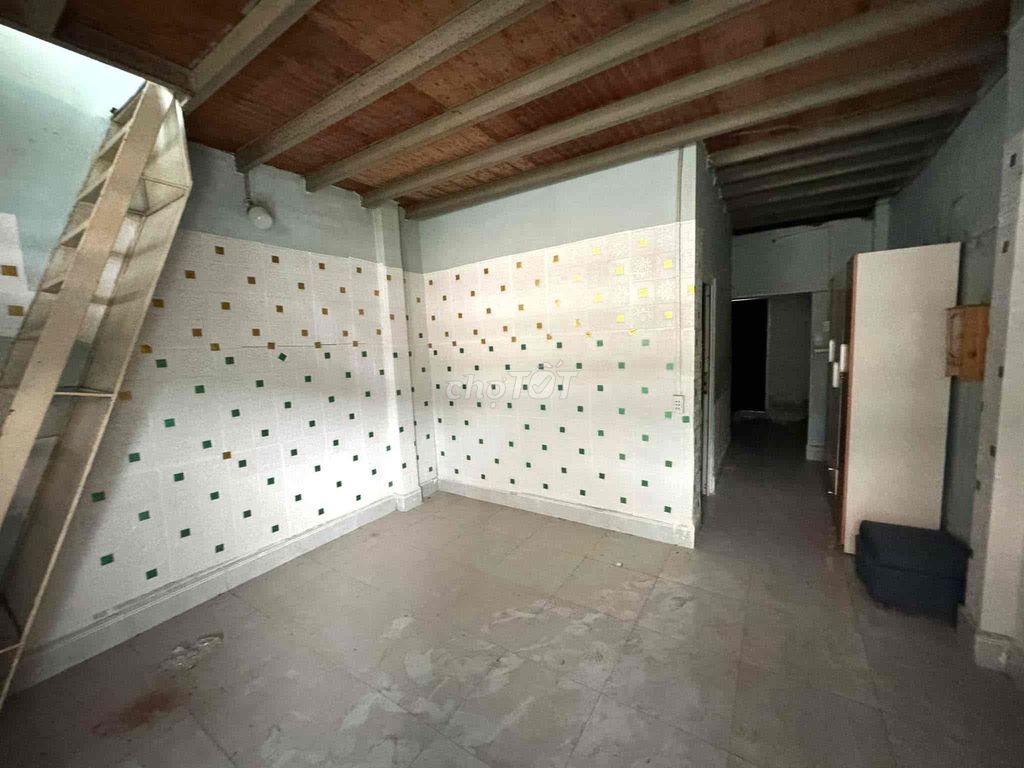 Spacious Two-Level House with Modern Interior