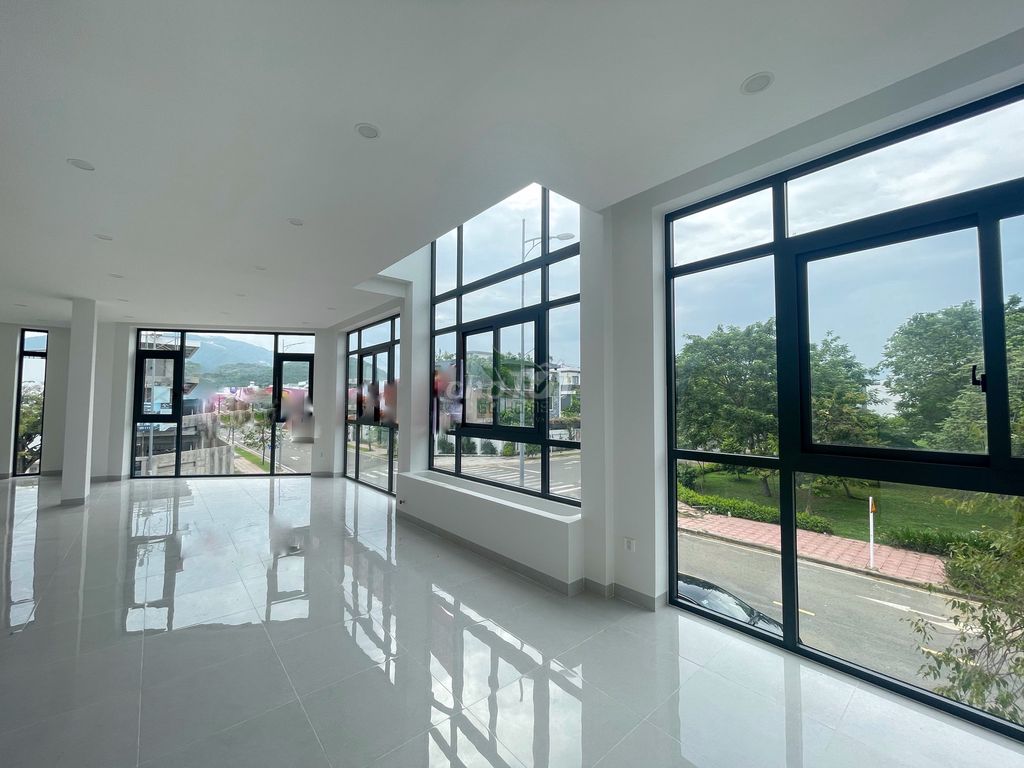 3-Story House with Elevator in My Gia