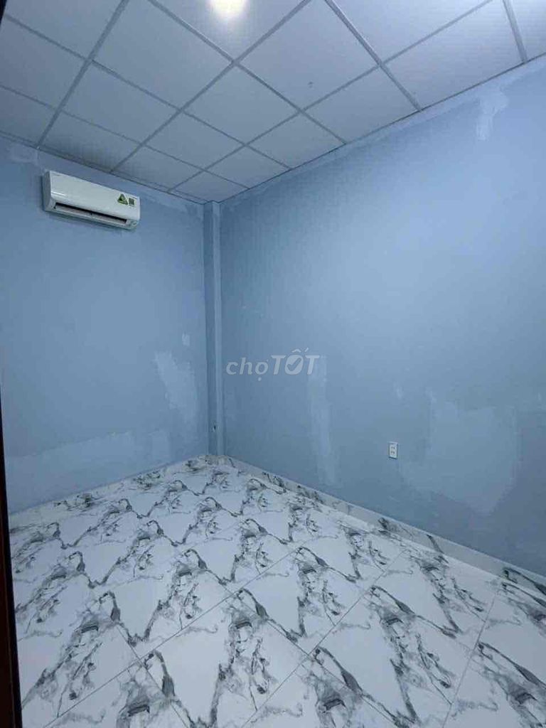 Modern 4-Bedroom House with Balcony in District 8