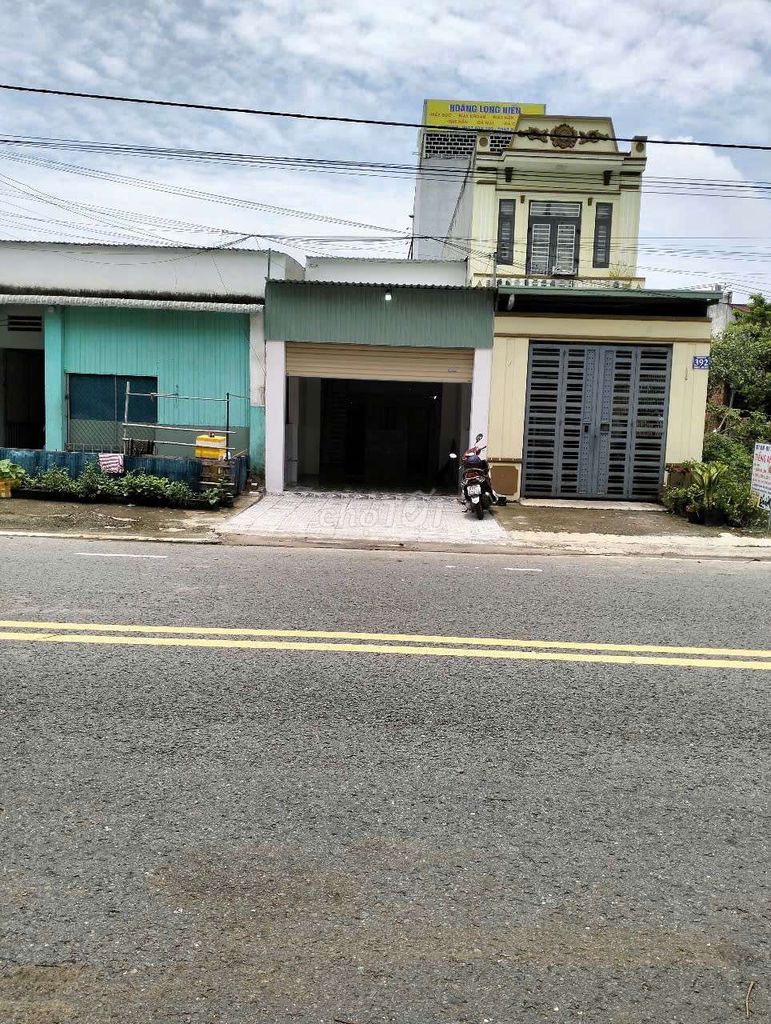 Modern 2-Bedroom House with Business Potential