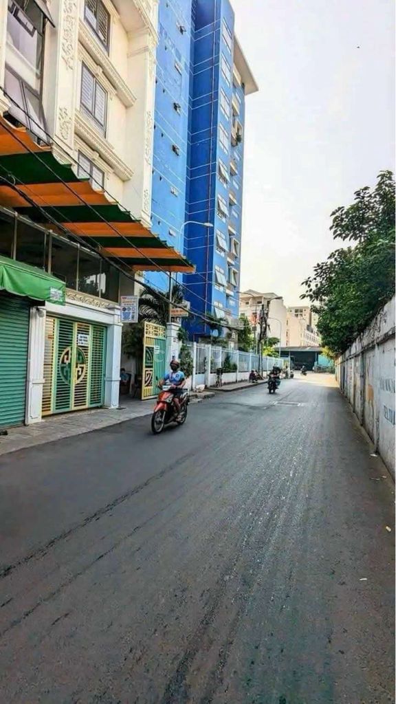 430sqm Storage Space Near Nguyen Van Luong