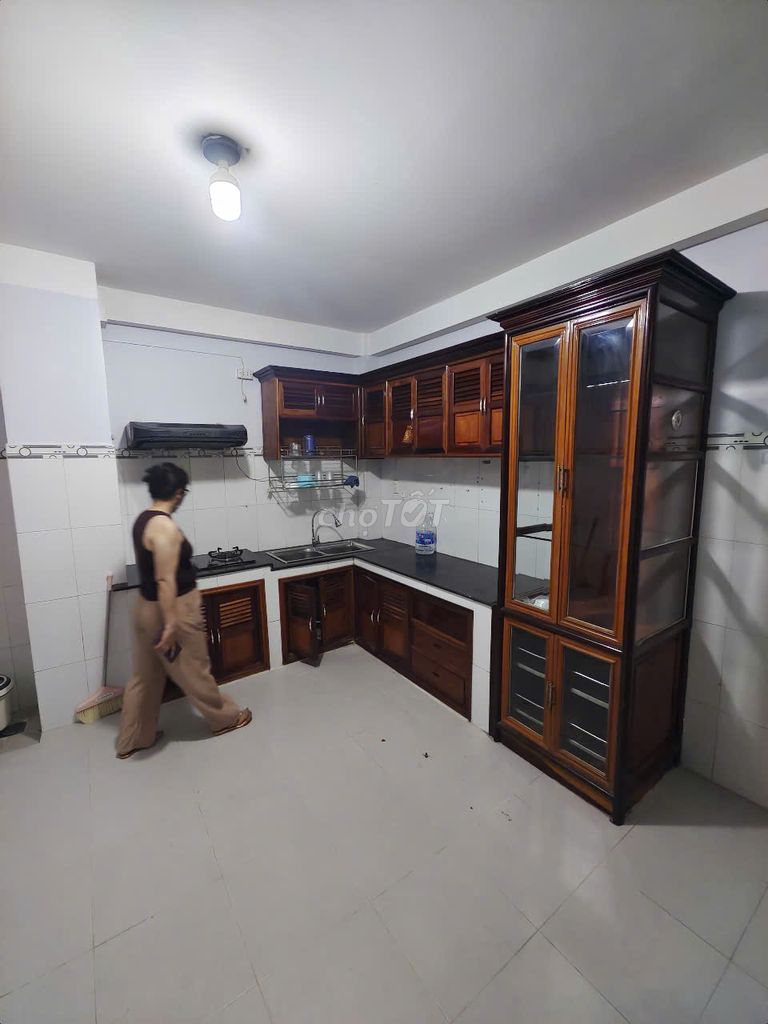 Spacious 4BR Townhouse Near Kiều Đàm