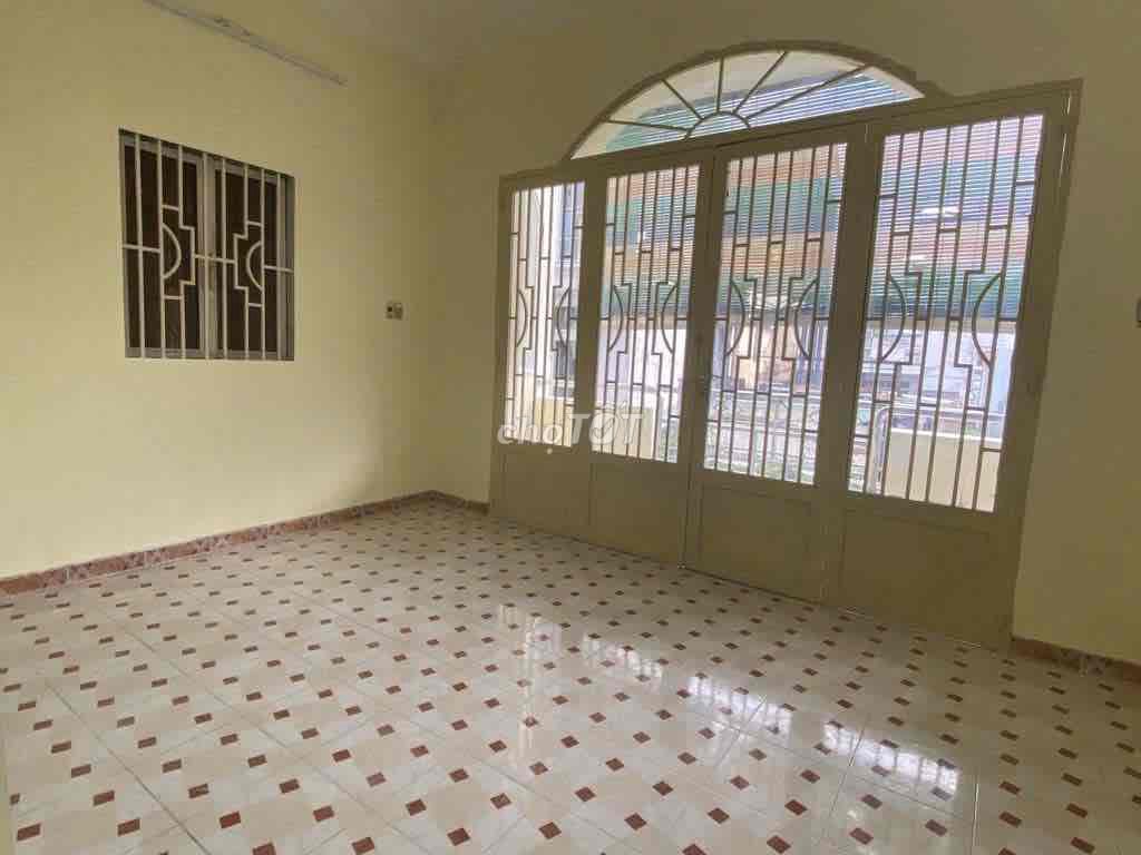 Spacious 4BR Townhouse Near Hang Xanh Junction
