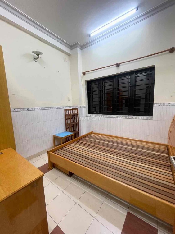 1 Room Available in Secure Location near Hang Xanh Intersection