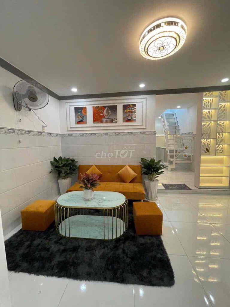 Modern 2-Bedroom House with Designer Interior
