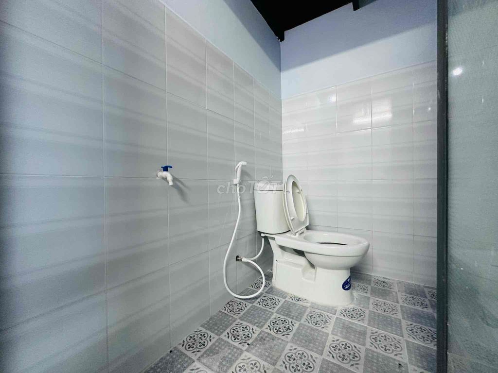 Modern Loft Room with Parking Near Mall