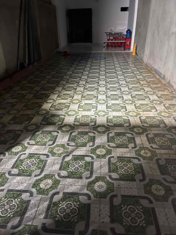 Spacious and Clean Unfurnished House with Good Ventilation