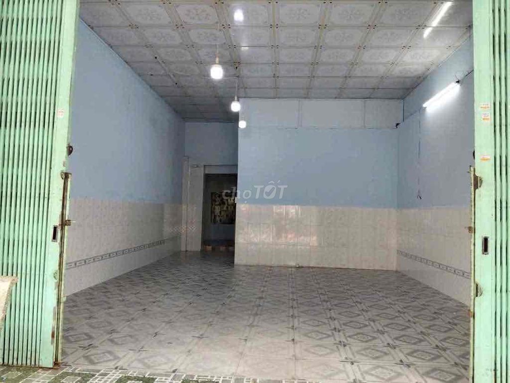Shophouse with 1 Bedroom Near Market
