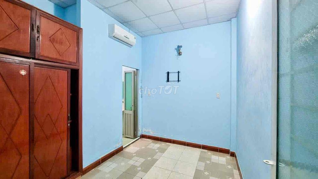 Spacious 2-Bedroom House with Parking in Hiep Thanh