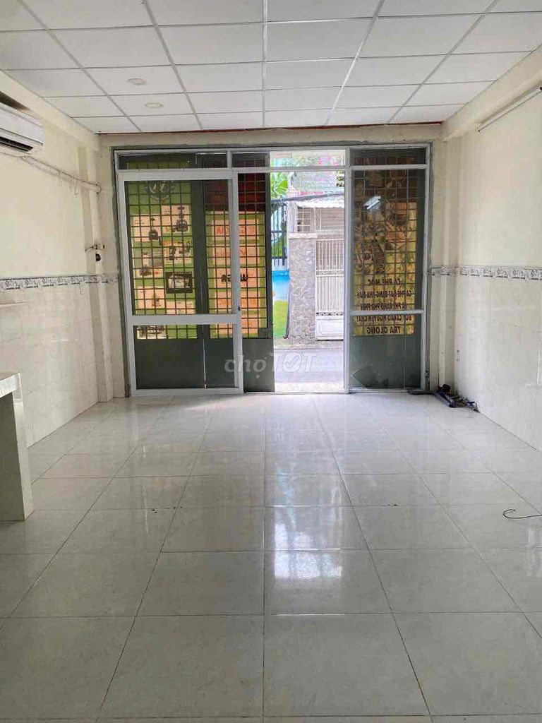 2-Bedroom Townhouse with Street Front Location