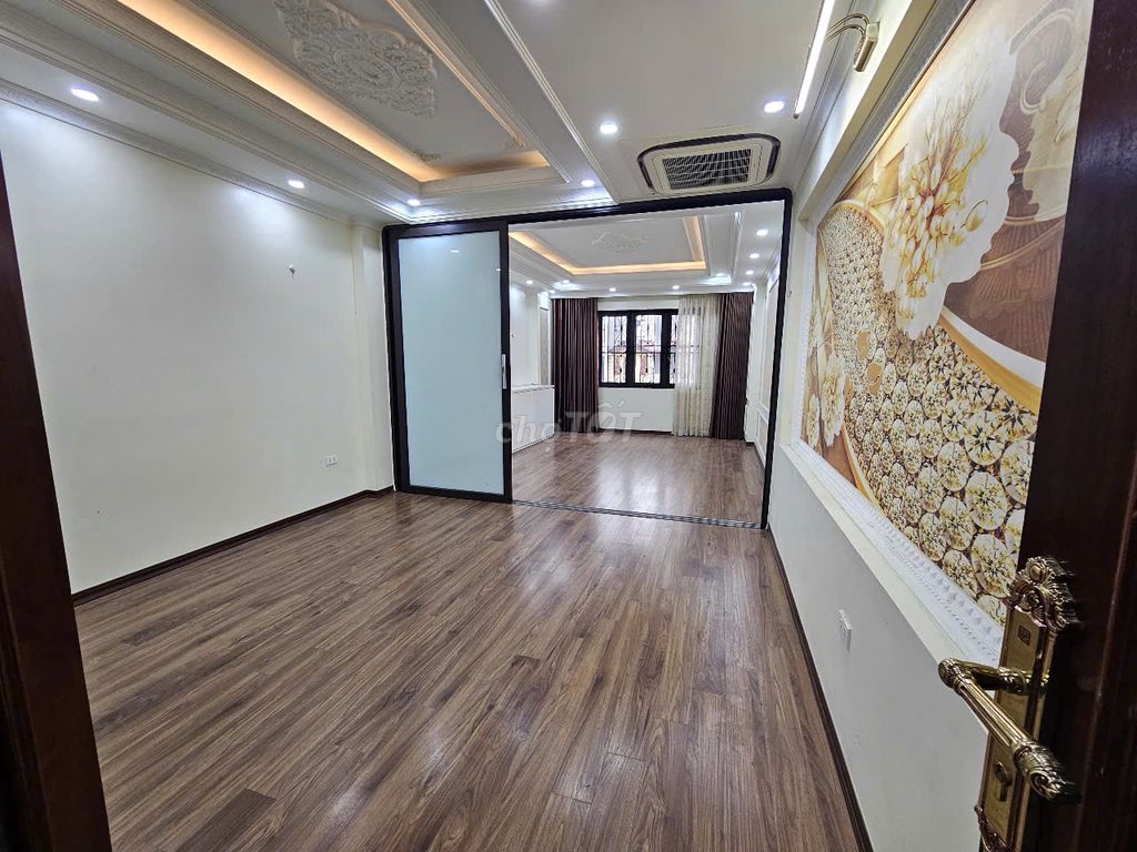 Modern 6-Floor House with Elevator, Business Space