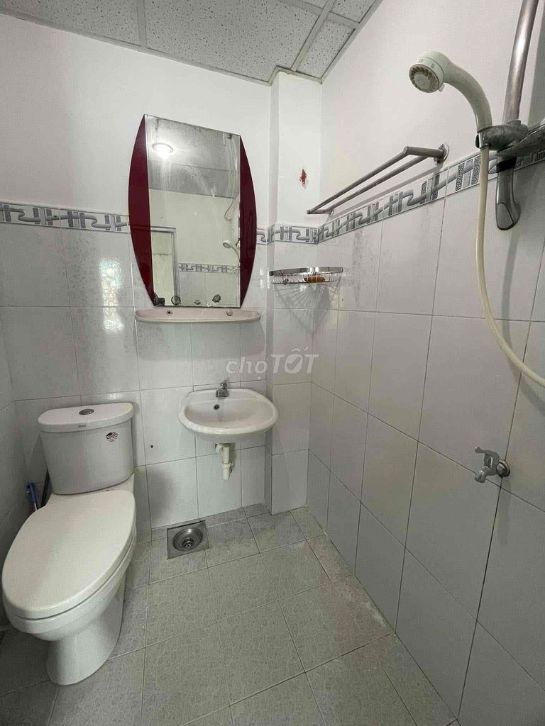 4-Bedroom House with Modern Amenities in Q12