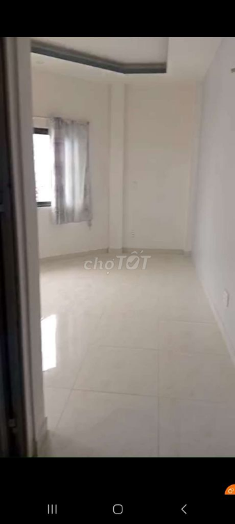 Spacious 4-Bedroom House with Multiple Floors