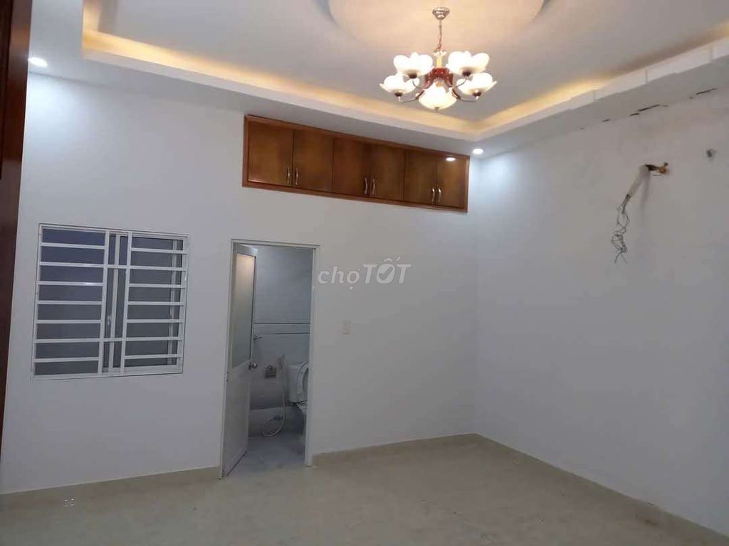 Modern 3-Bedroom House with Office Space