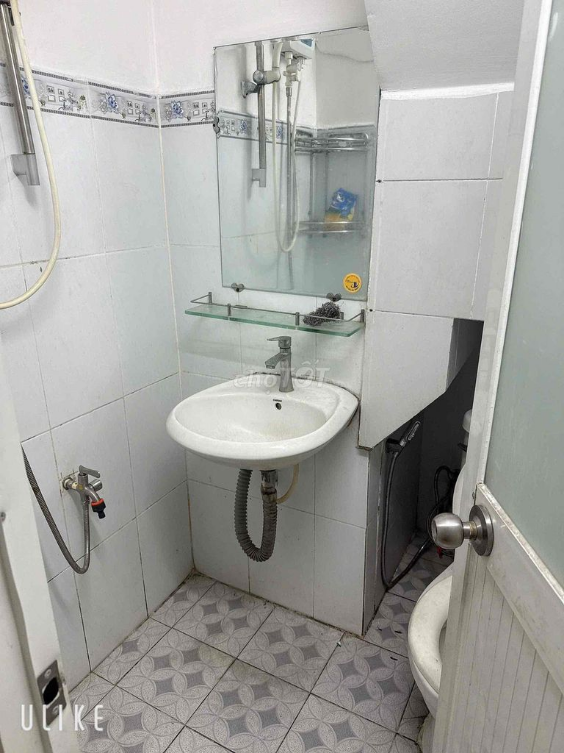 Compact Space for Multiple Uses: Office, Nail Salon, Spa