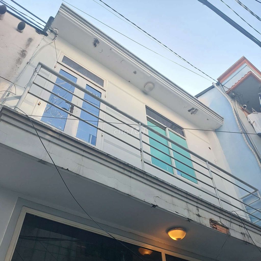 Modern One-Bedroom House with Balcony in GV
